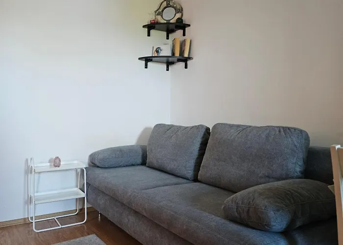 Apartament 17 *