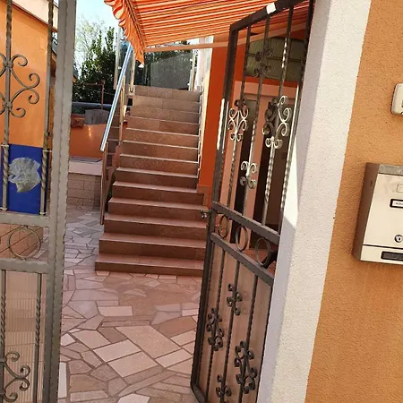 Apartman 17 *