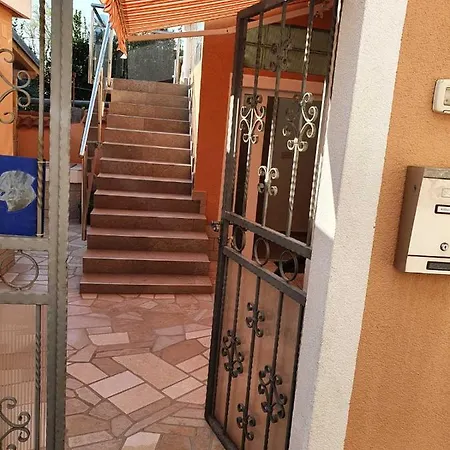 17 Apartament *