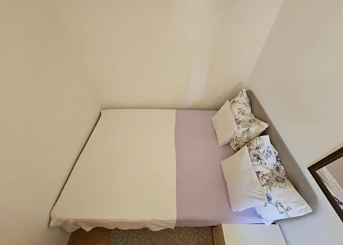 شقة 17 *